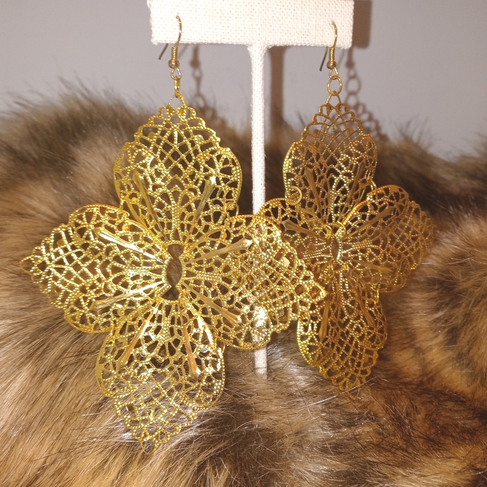 Gold earrings